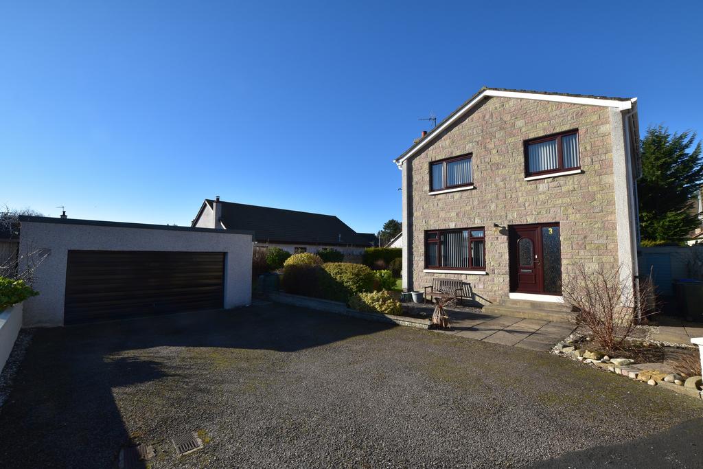 Oakwood Avenue, Elgin 3 bed detached house £270,000