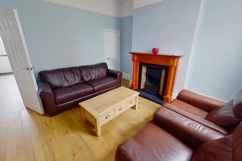 4 bedroom terraced house to rent, Broomfield Terrace, Burley, Leeds, West Yorkshire