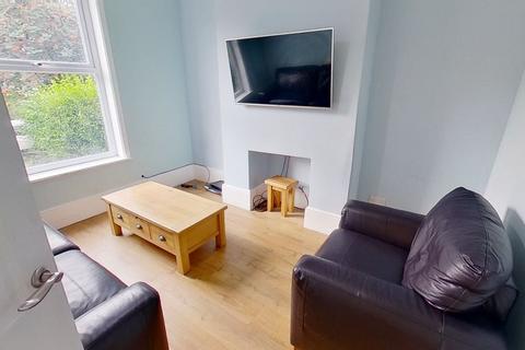 4 bedroom terraced house to rent, Broomfield Terrace, Burley, Leeds, West Yorkshire