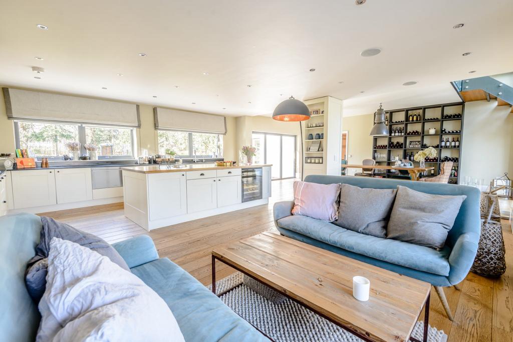 Kitchen Family Room