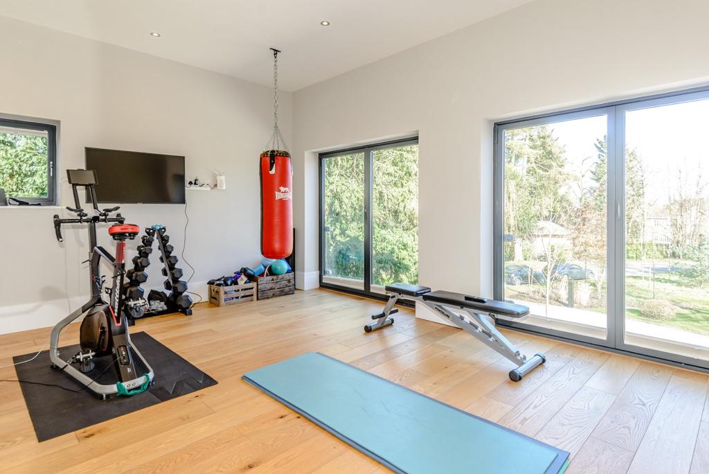 Bedroom 8/Gym