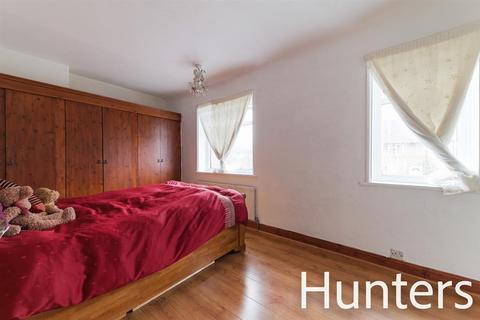 27 Dorchester Road, Morden, SM4 6QE
