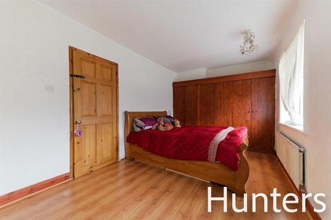 27 Dorchester Road, Morden, SM4 6QE