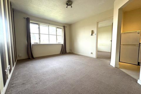 1 bedroom apartment to rent, Dorset Court, Berkshire Road, Camberley, Surrey, GU15