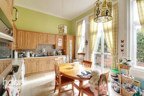 7 Farrington Place, Chislehurst, BR7 6BE
