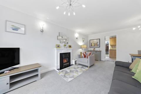 19 Billets Hart Close, London, W7 2PY
