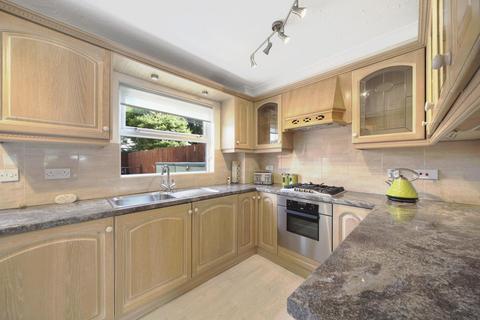 19 Billets Hart Close, London, W7 2PY