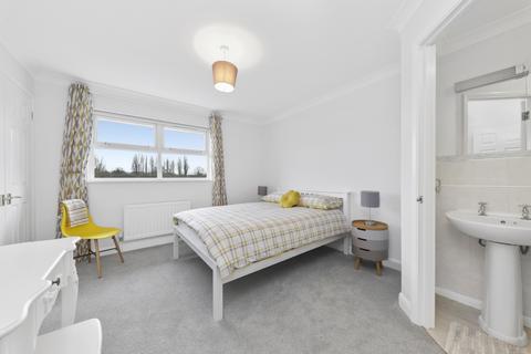 19 Billets Hart Close, London, W7 2PY