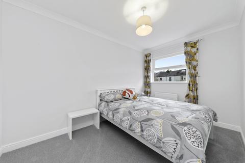 19 Billets Hart Close, London, W7 2PY