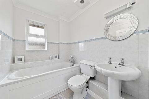 19 Billets Hart Close, London, W7 2PY