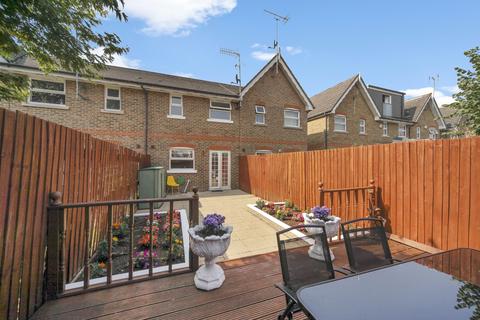 19 Billets Hart Close, London, W7 2PY