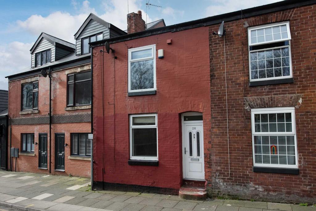 Bury Old Road, Manchester 2 bed terraced house £150,000