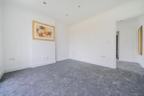 24 Mead Way, Croydon, CR0 8BQ