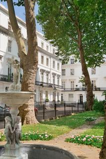 13 Wellington Square, London, SW3 4NJ