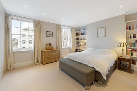 13 Wellington Square, London, SW3 4NJ