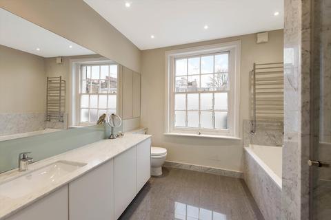 13 Wellington Square, London, SW3 4NJ