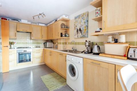 3/3 Tower Wynd, Edinburgh, EH6 7BA