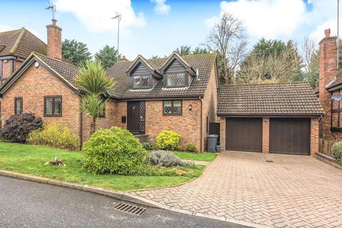 57 Fox Dene, Godalming, GU7 1YG