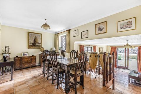 57 Fox Dene, Godalming, GU7 1YG