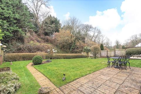57 Fox Dene, Godalming, GU7 1YG