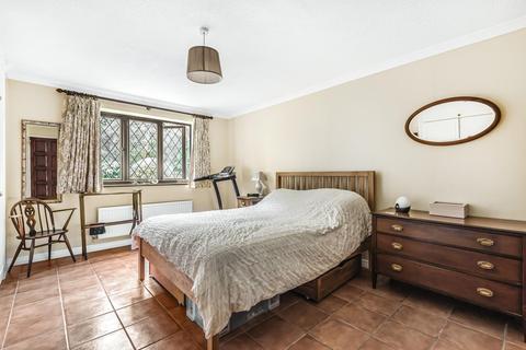 57 Fox Dene, Godalming, GU7 1YG