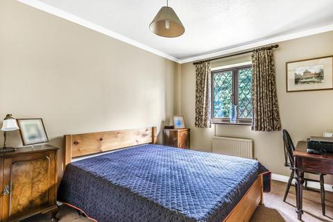 57 Fox Dene, Godalming, GU7 1YG