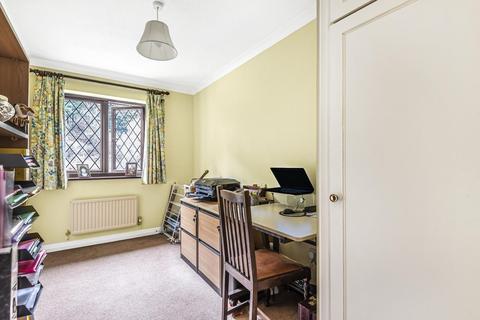 57 Fox Dene, Godalming, GU7 1YG