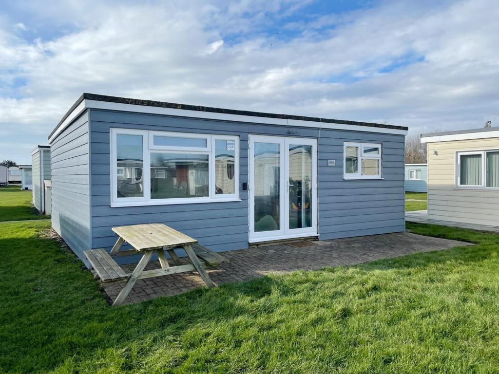 Chalet K228, Parkdean Resort, Lydd... 2 bed chalet £17,500