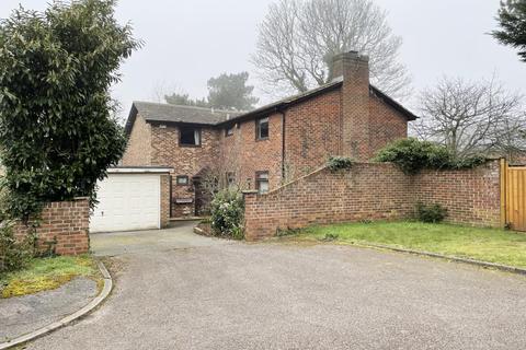 Pine Lodge Links Drive, Chelmsford, CM2 9AW