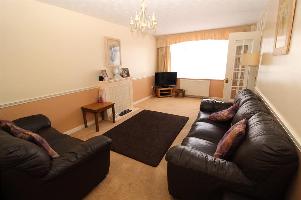 Parkstone Avenue, Benfleet, Essex, SS7 2 bed terraced house £290,000