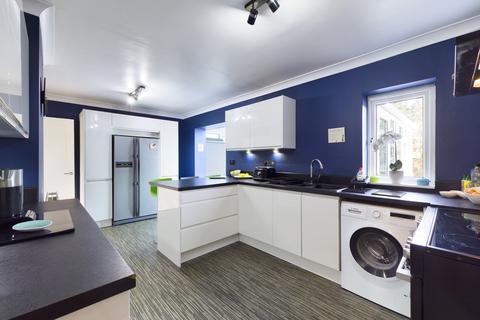 5 Fell Close, Grange-over-sands, LA11 7JG