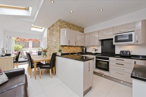 25 Goldsmith Road, London, W3 6PX