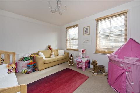 25 Goldsmith Road, London, W3 6PX