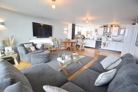 18 Esplanade House Esplanade, Porthcawl, CF36 3YE