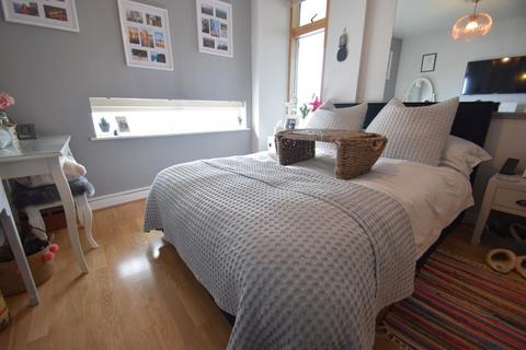 18 Esplanade House Esplanade, Porthcawl, CF36 3YE