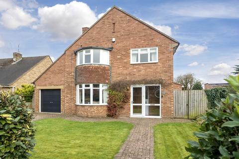 66 Avon Crescent, Stratford-upon-avon, CV37 7EZ
