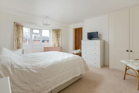 66 Avon Crescent, Stratford-upon-avon, CV37 7EZ