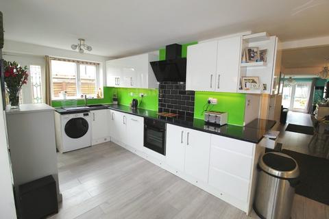 27 Bridgewater Road, Brackley, NN13 6BY
