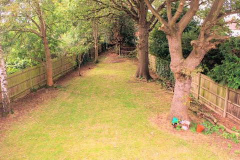 16, Petersham Court Petersham Close, Byfleet, West Byfleet, KT14 7HT