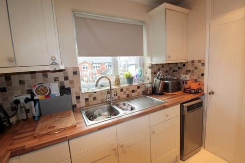 16, Petersham Court Petersham Close, Byfleet, West Byfleet, KT14 7HT