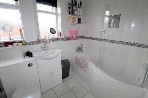 16, Petersham Court Petersham Close, Byfleet, West Byfleet, KT14 7HT