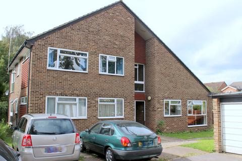 16, Petersham Court Petersham Close, Byfleet, West Byfleet, KT14 7HT