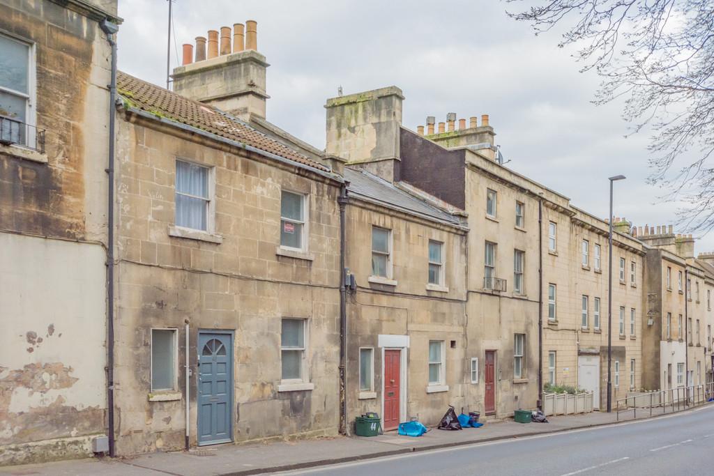 Wells Road, Bath 1 bed ground floor flat £800 pcm (£185 pw)