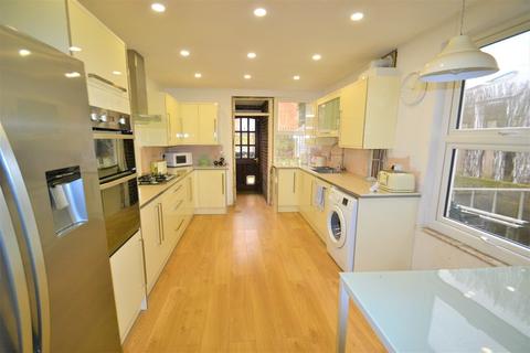 50 Harcourt Road, London, E15 3DU