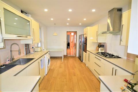 50 Harcourt Road, London, E15 3DU