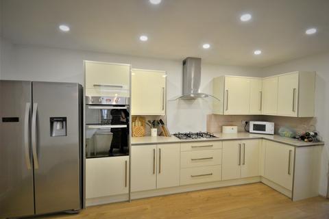 50 Harcourt Road, London, E15 3DU