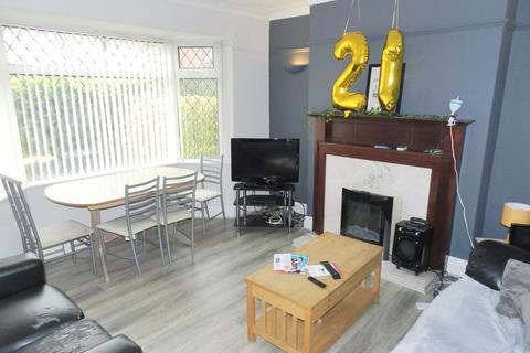 119 Ash Road, Leeds, LS6 3HD