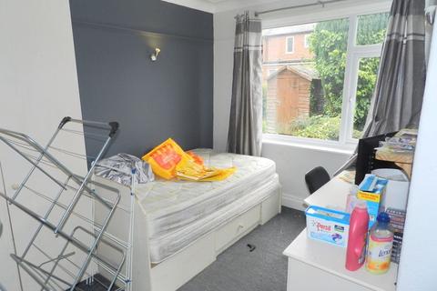 119 Ash Road, Leeds, LS6 3HD