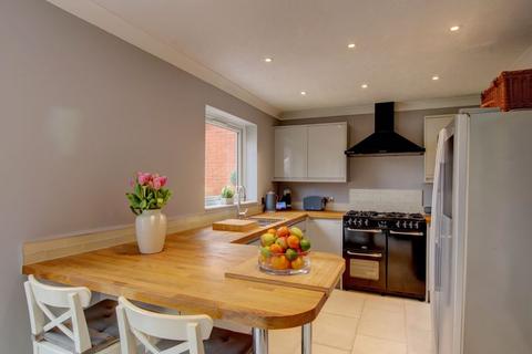 96 Appletree Lane, Redditch, B97 6TS