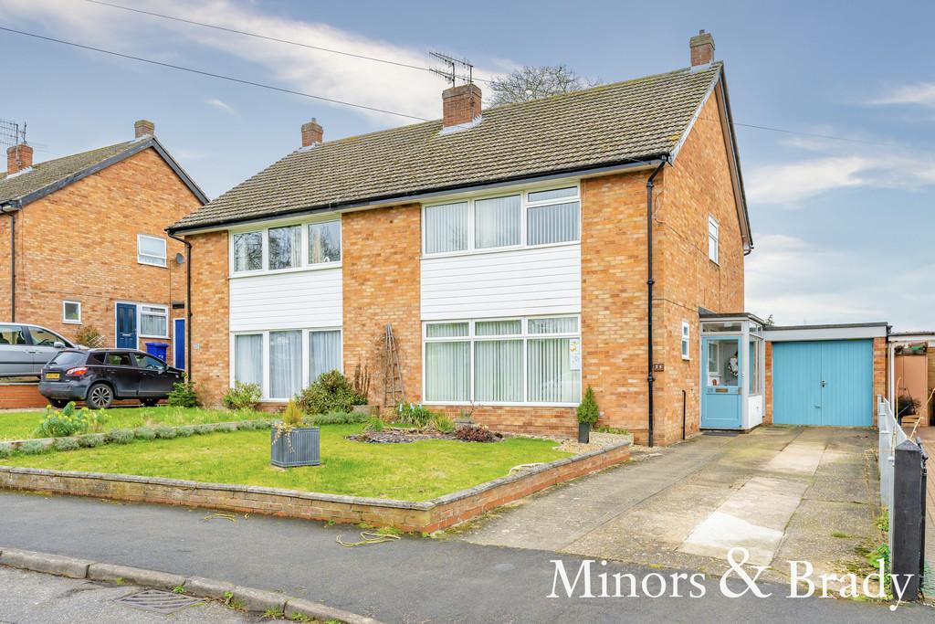 Westgarth Gardens, Bury St. Edmunds 4 bed semidetached house £400,000